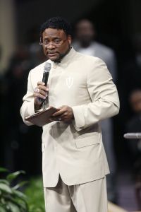 Bishop Eddie Long Discusses Sex Scandal Allegations