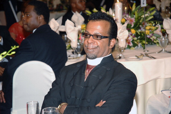 THE WIFE OF REV. CARLTON PEARSON FILES FOR DIVORCE!!! - Spirit 1340