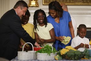Michelle Obama And Local Students Harvest Crops From White House Kitchen Garden